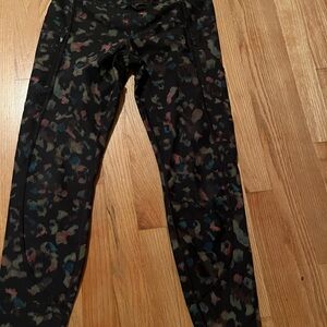 Athleta Women’s Black and Multicolor Pattern Leggings